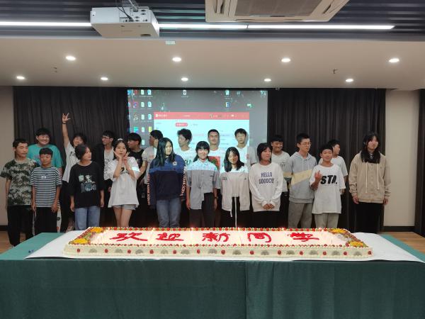 迎新生日蛋糕會